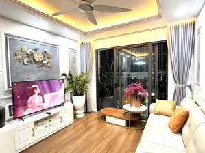bán chung cư 3 ngủ 8,3 tỷ đường nguyễn chí thanh 
