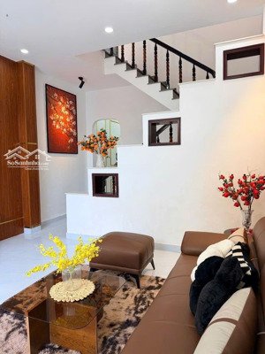 nhà trung tâm nha trang sát go hẻm ô tô- full nội thất- hỗ trợ vay- giá 4,5 tỷ