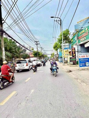 nhà hương lộ 2, 3 tầng, 8 x 14m, chia làm 2 căn- vừa ở vừa cho thuê- chỉ 8.6tỷ