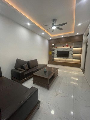 nhà phố cổ 270tr/m2 - 5m ra mặt phố - nhà đẹp - đầu tư/ở/cho thuê đều hết ý !