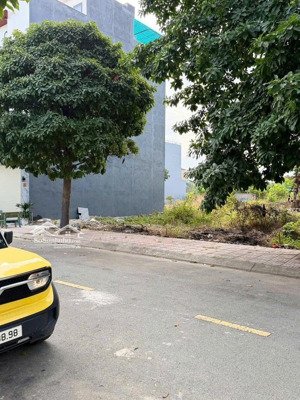 lô đất 2 mặt tiền xd tự do kdc phúc đạt gần vincom 550 dĩ an - tp hcm; dt 60m2 (5m x 12m)