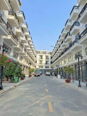 nhà phân lô đồng bộ hẻm 12m tô ngọc vân q12 chỉ 5,6tỷ.