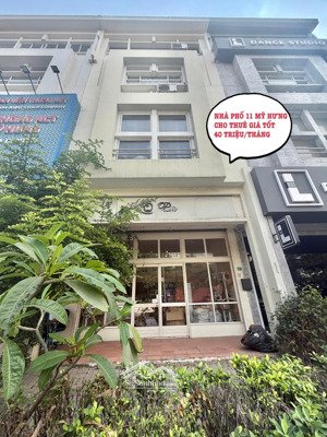 giá rẻ chỉ 40tr/tháng. cần cho thuê gấp nhà phố thương mại mặt tiền nguyễn văn linh, gần mercedes