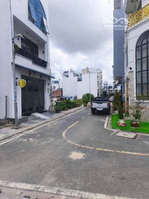 nhà 2 mặt hẻm tây lân-5,8 tỷ thương lượng-54m2 x 4 tầng.