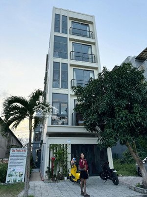 bán tòa căn hộ 5 tầng hướng đông. cách biển 400m. khu vực trung tâm hành chính ngũ hành sơn