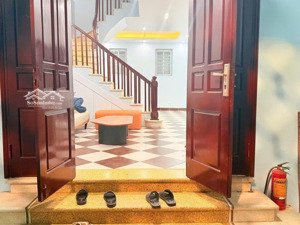 chính chủ cho thuê nhà nguyên căn - phù hợp ở gia đình hoặc văn phòng làm việc