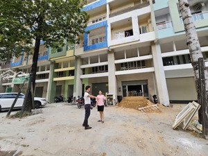 bán nhà phố mặt tiền bùi thị xuân trung tâm hòa phú. khu nhà cao cấp phù hợp ở kinh doanh giá 16 tỉ