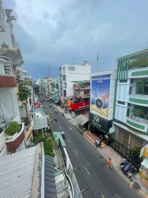 nhà mặt tiền kinh doanh vĩnh viễn vị trí đẹp quận 10