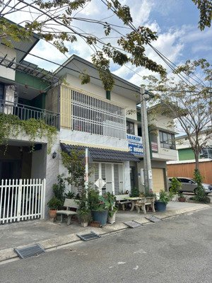 nhà shophouse xây sẵn ngay đường vành đai 4, cách đại học việt đức khoảng 400m giá chỉ 1,88 tỷ