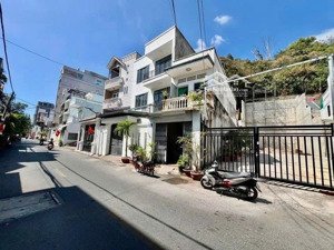 đất vàng mt lê ngọc hân - 150m ra biển cấp phép 5 tầng, xây villa, homestay giá tốt chỉ 120tr/m2