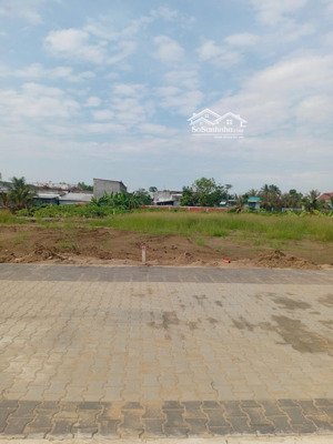 bán lô đất thổ cư 5.2x18 nằm vị trí đắc địa, giáp bình chánh, đường 18m, sổ hồng riêng trao tay