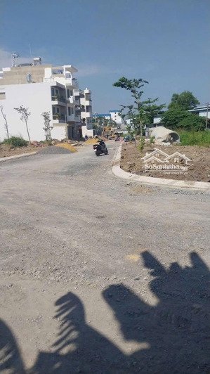 đất mặt tiền bùi thị lùng 5x17m shr thị trấn hóc môn 3.9tỷ tl