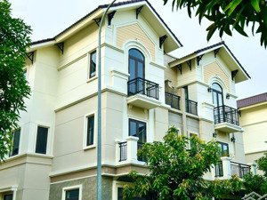 bán biệt thự tại khu vsip giáp với ninh hiệp - gia lâm - hn đang cho thuê 20 triệu 1 tháng