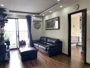 chính chủ đăng bán căn hộ 68m tòa n02, tầng trung đẹp, hướng nam, full nội thất, giá rẻ nhất tòa