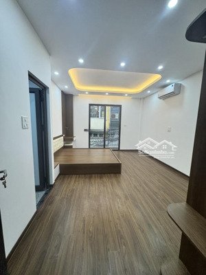 bán nhà hoàng hoa thám 5t thang máy 38m2 giá 10,5 tỷ