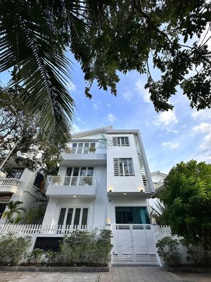 cho thuê villa sân vườn khu biệt thự biển an viên giá 40 triệu/tháng