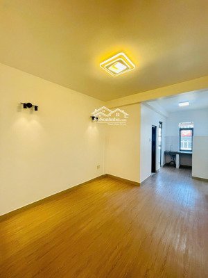 chính chủ bán căn hộ chung cư mới làm. siêu thoáng mát, sạch sẽ.