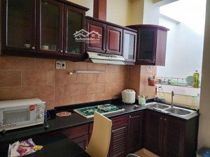 quận 1 : bán nhà p. tân định , quận 1 . đường 6m, dt 90m2( 4,25 x 22 ),4 tầng . xe hơi ngủ tại nhà