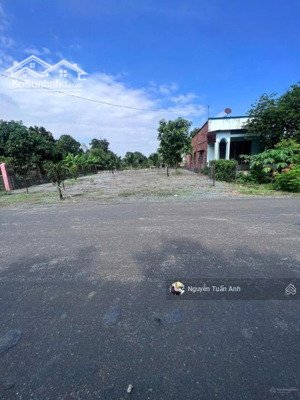 bán lô đất 880m2 có sẵn 150m2 thổ cư ngay bệnh viện xuyên a gần vinhome hóc môn