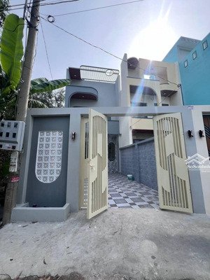 nhà ngay trung tâm tt cần giuộc đường quốc lộ 50 cách quận 8 30p chạy xe