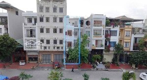 nhà 3 tầng khu vực cao xanh, phù hợp kinh doanh