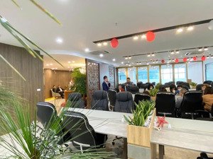 chính chủ cho thuê văn phòng 350m2 full nội thất tại ngoại giao đoàn giá ưu đãi 250k/m2