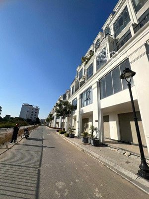 bán gấp nhà 5 tầng noble tây thăng long 100m2 lô góc mặt tiền 5m đường 60m chỉ 16 tỷ thuê 40tr/th