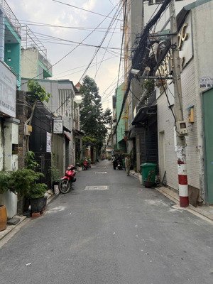 hẻm 5m trường chinh thông ba vân - 4mx13.8m - đúc 1 lửng + 3 lầu - nhà mới, đang trống vào ở ngay !