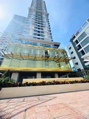 cần tiền bán gấp căn hộ d-homme q6, căn góc 110m2, 3pn, sổ hồng lâu dài, nhận nhà ở ngay trước tết