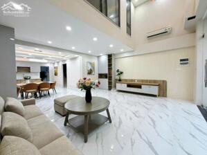 Nhà đẹp long lanh 6 x 15m 1 trệt 5 lầu thang máy trung tâm Sài Gòn