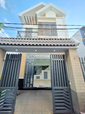 nhà ngay ngã tư ga, thạnh lộc 14, 2pn, giá 4,55 tỷ