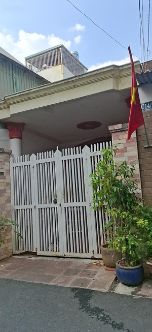 mt đường c14 ra lê văn việt, quận 9 gần trường gtvt 7x22m tiện xây căn hộ dịch vụ