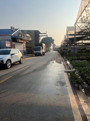 hàng hiếm thôn 5 - xuân quan - văn giang - hưng yên sát ecopark dtich: 200m đất ở mặt t