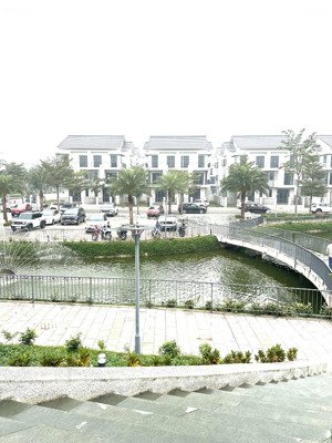 biệt thự song lập 230m mặt tiền 10m chỉ 16,8 tỷ cách hồ gươm chỉ 12km khoảng cách v