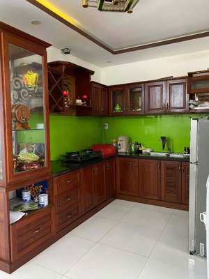 cho thuê nguyên căn, nhà 3 tầng đường 7.5m - gần biển mỹ khê. giá 22 tr/tháng