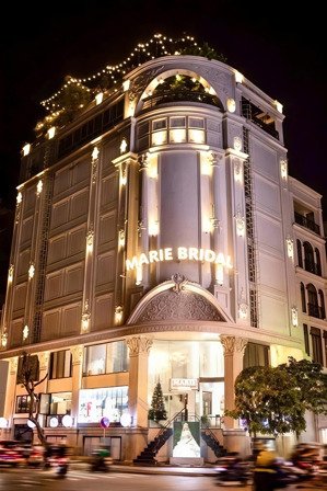 bán toà nhà 9 tầng căn góc 2 mặt tiền ngang 10x20m ngay chợ tân mỹ quận 7 thu nhập gần 4 tỷ/năm