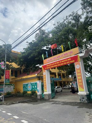 bán 61m2 xóm đường nguyên khê, đường 7 chỗ, ngay cổng trường giá lai rẻ.