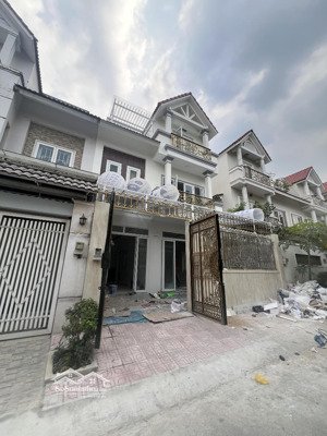 37tr/tháng! nhà biệt thự quang trung (15x16m) 1 trệt - 2 lầu - có sân vườn