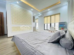 trung tâm vincom nguyễn chí thanh, ba đình. 70m2, 5t thang máy, 10m oto. ở tốt, kinh doanh sầm uất