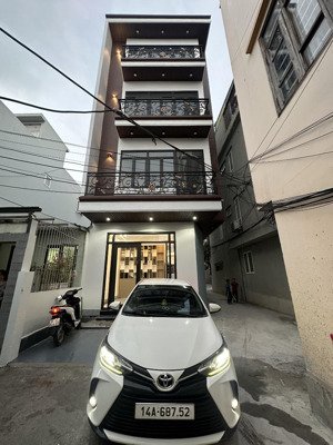 bán nhà trung tâm cột 8 nằm trong trục tuyến 2 đường bao biển
cách bãi tắm hòn gai chỉ 200m