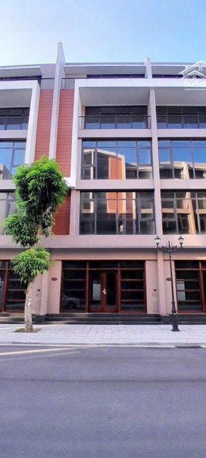 vớt hàng cuối năm chỉ 1 - 2 căn đại hạ giá tiền mặt là vua cuối năm