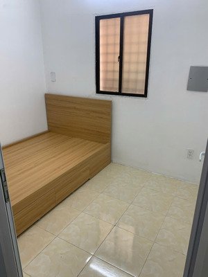 căn hộ độc lập tại tầng 3: 2 ngủ, 1 bếp + khách, 1 vs, 1 khu giặt phơi trong nhà,
