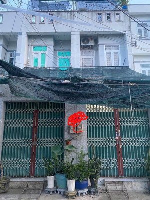 bán nhà hồ văn long 5.9x12.2m chia ra 2 căn 3 tầng cho thuê 9.5tr/tháng hẻm xe hơi