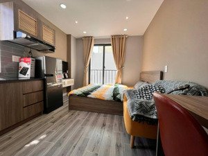 cho thuê chdv full nội thất ban công lớn nằm ngay trung tâm phú nhuận trong khu phan xích long