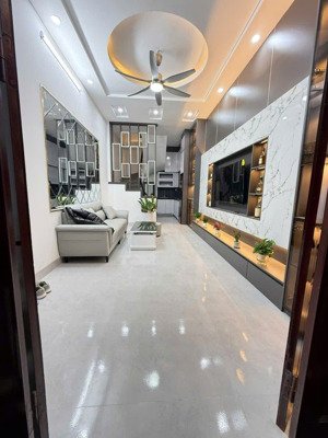 minh khai - trương định - 33m2 - 5 tầng - ngõ siêu rộng - nhỉnh 8 tỷ.