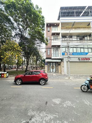 chỉ 15.5 tỷ căn gốc 2 mặt tiền kinh doanh vip ngay công viên 80m2 (4x20m) 4 tầng btct 6pn 7wc