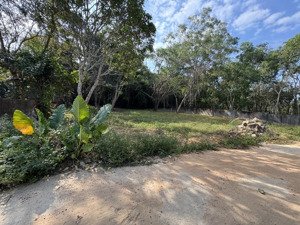 bán 1000m2 có 200m2 đất ở tại cửa lấp, phú quốc, khu làng tây, gần biển, gần sân bay, dương đông