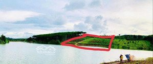 bán đất bờ hồ 10.000m2 vuong vuc. view đẹp thoang mat. thich hop làm trang trai nghi dưỡng.