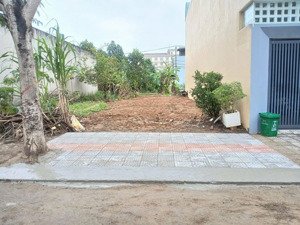 cần bán : phù đổng đường 5m5 thông dài -hoà xuân -dt: 100m sạch đẹp