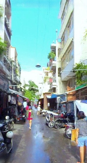 nhà chdv + mặt bằng kinh doanh quận 3 hẻm 8m ô tô ngủ trong nhà - thu nhập 50tr/th.